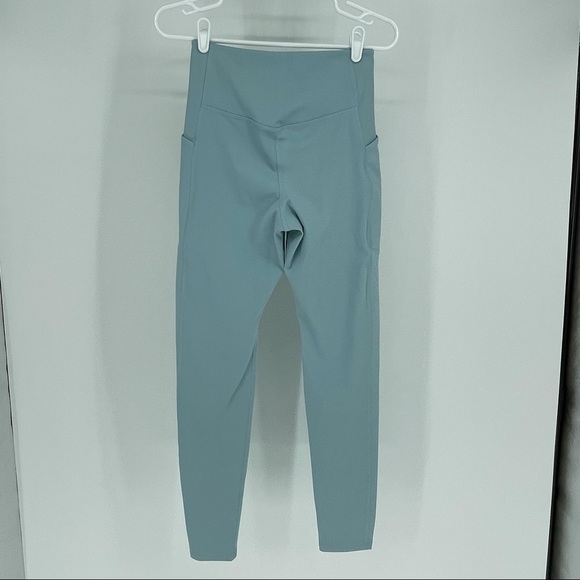 GIRLFRIEND COLLECTIVE HIGH RISE POCKET LEGGINGS SKY BLUE  LARGE AND EXTRA LARGE - Picture 4 of 9